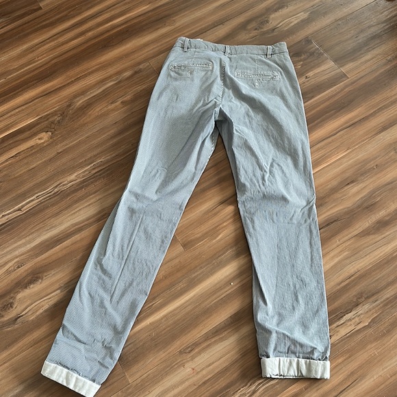 H&M seersucker cropped khakis - Picture 3 of 3